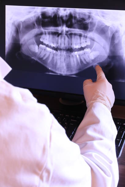 Best Broken or Cracked Tooth Emergency Dentist in Arden Arde, CA
