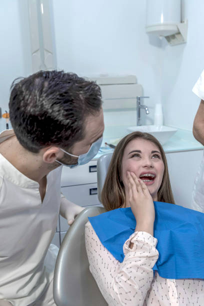 Best Emergency Dental Extractions in Arden Arde, CA
